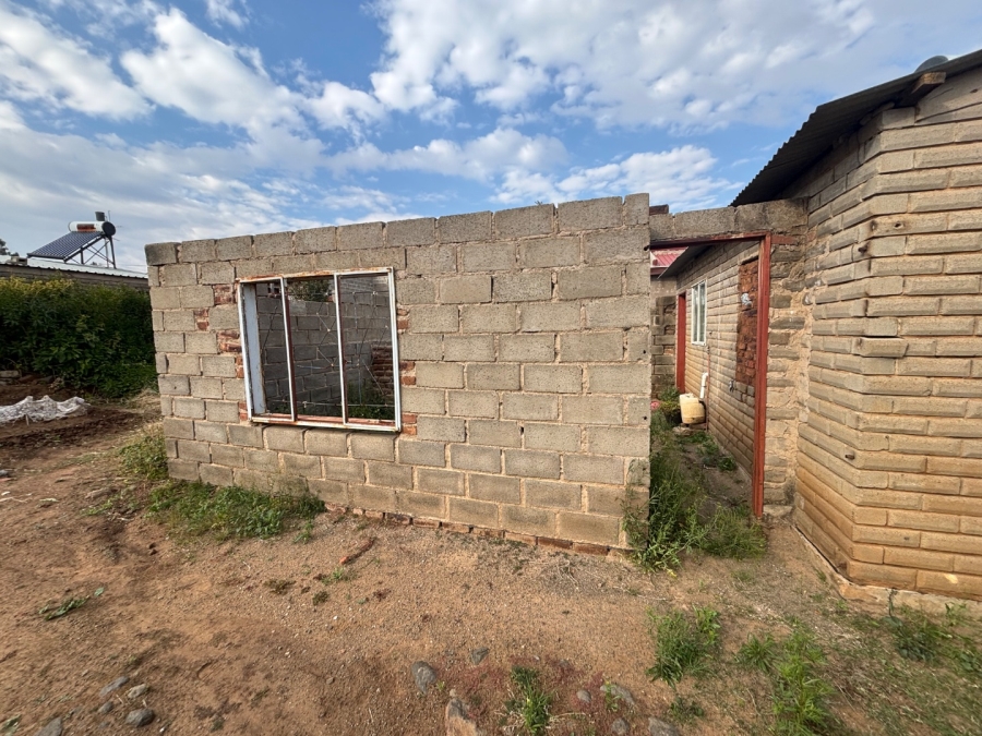 2 Bedroom Property for Sale in Boiki Mothohi Free State